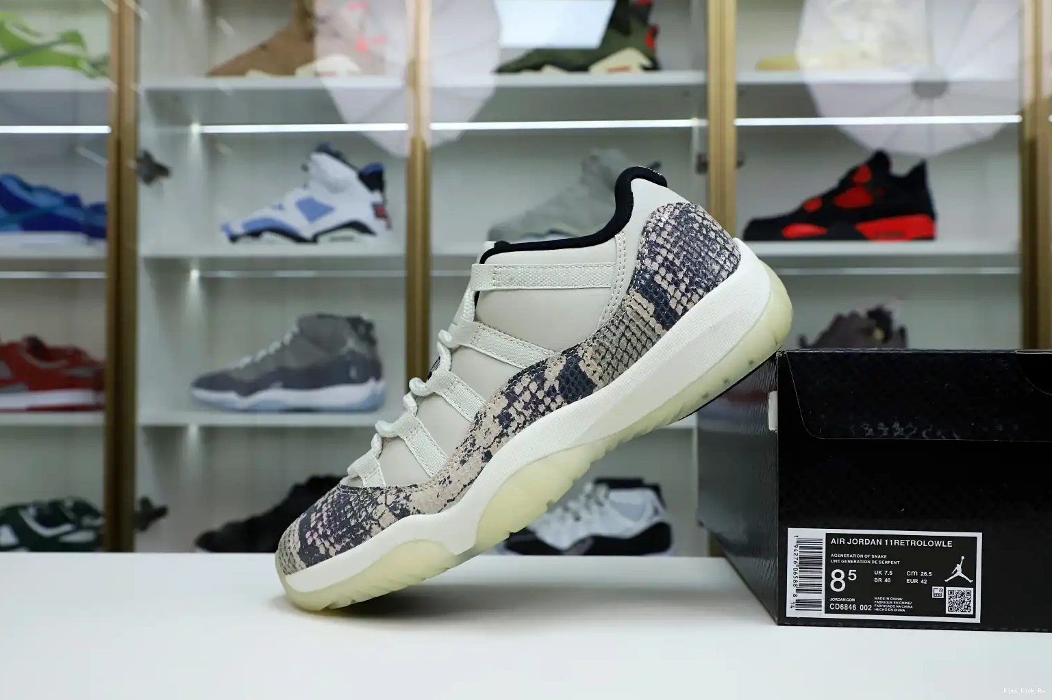 Kimikick BONE AIR SNAKESKIN LIGHT LOW 11 JORDAN 0419